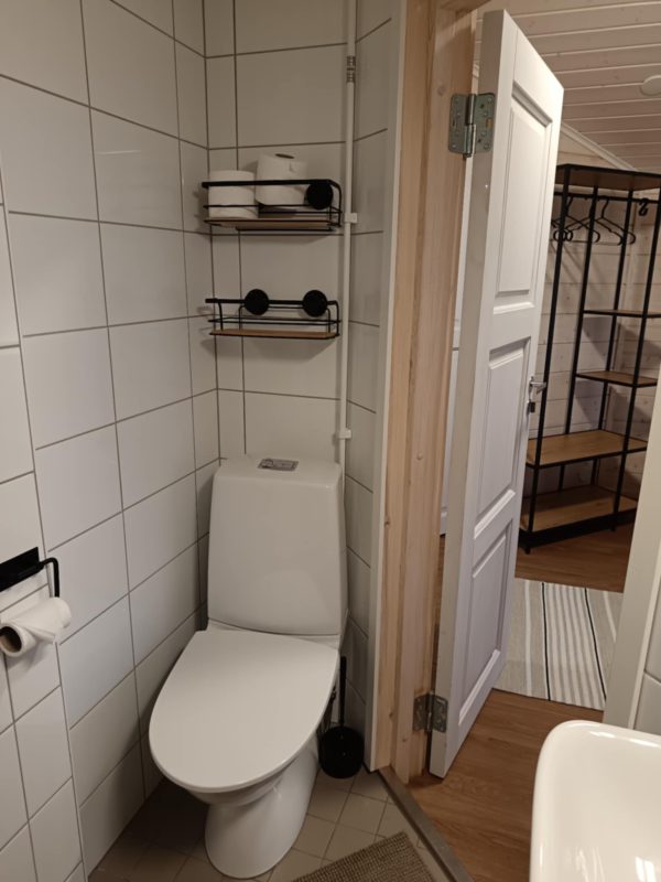 Mäkitupa 2hh yläkerrassa huone 3 MÄNTY - Image 3